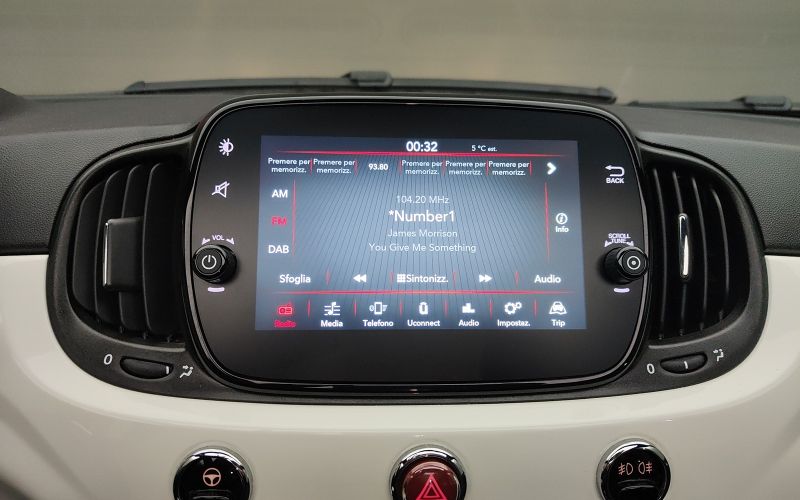 500C 1.0 HYBRID 70CV DOLCEVITA
