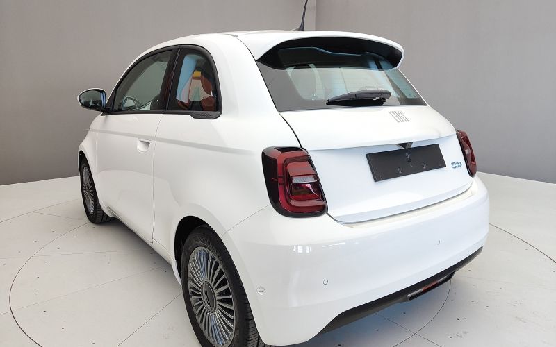 500E 118CV 42 KW 320KM ICON 