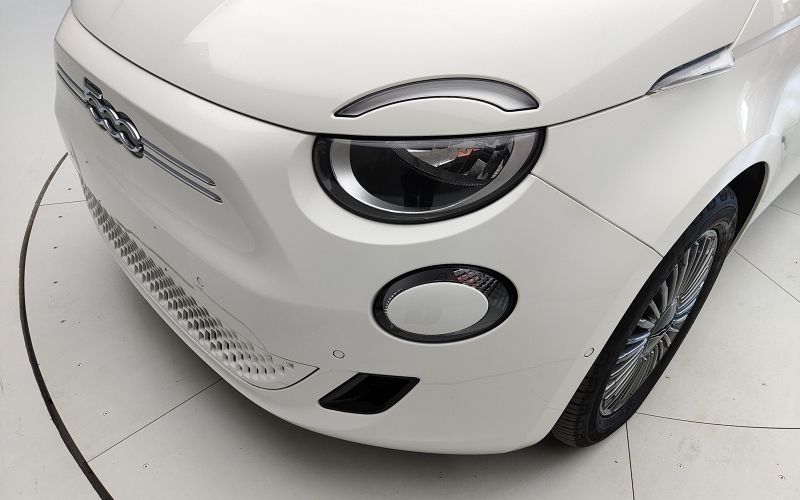 500E 118CV 42 KW 320KM ICON 