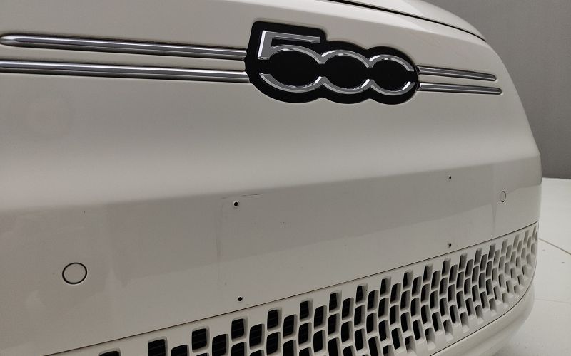 500E 118CV 42 KW 320KM ICON 