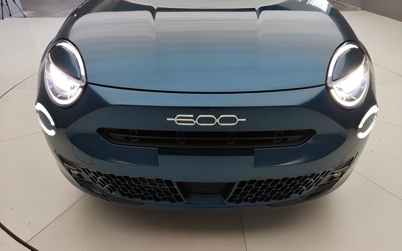 600 1.2 MHEV 100CV DCT