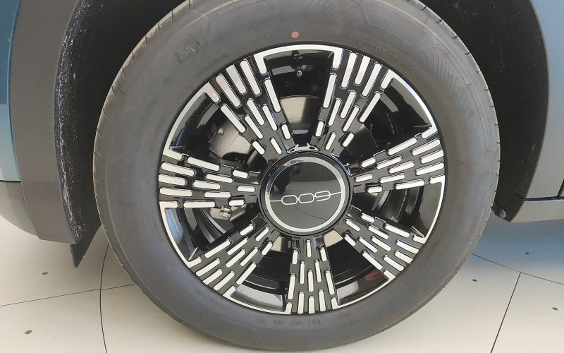 600 1.2 MHEV 100CV DCT MY25