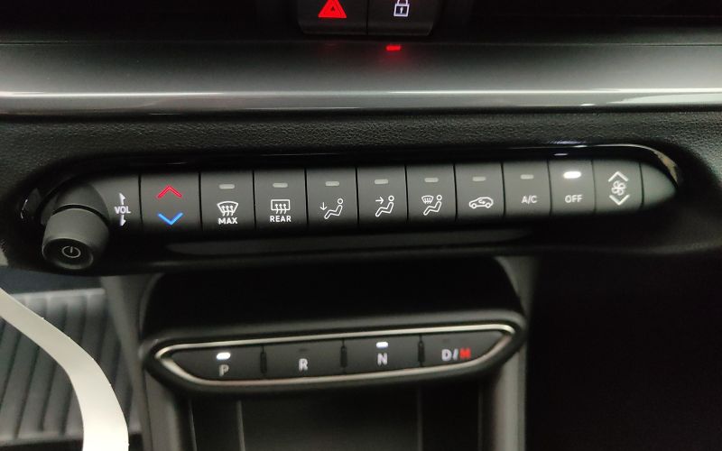 600 1.2 MHEV 100CV DCT MY25