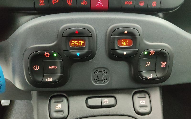 PANDA 1.0 70CV HYBRID RED MY23