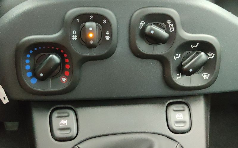 PANDA 1.0 70CV HYBRID (Serie 7)
