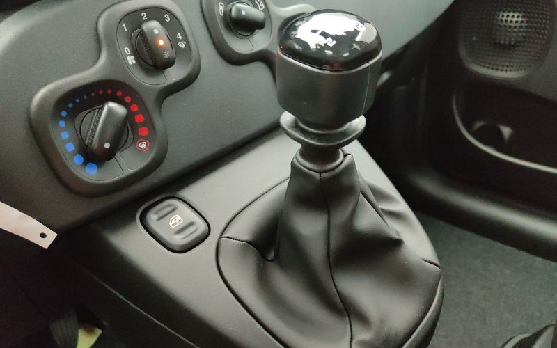 PANDA 1.0 70CV HYBRID (Serie 7)