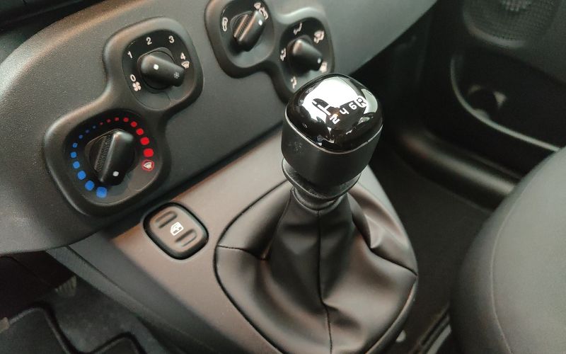 PANDA 1.0 70CV HYBRID (Serie 7)