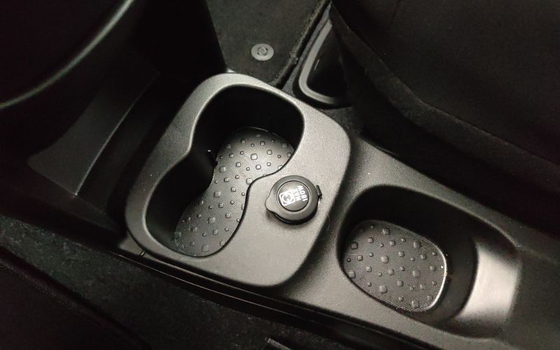 PANDA 1.0 70CV HYBRID (Serie 7)