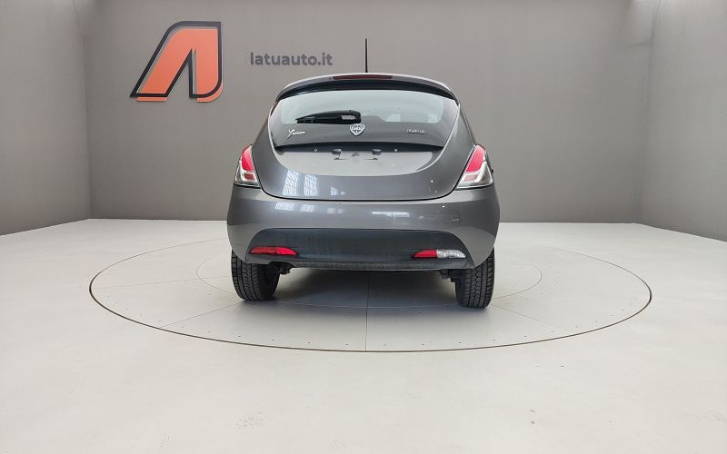 YPSILON 1.0 70CV HYBRID SILVER 