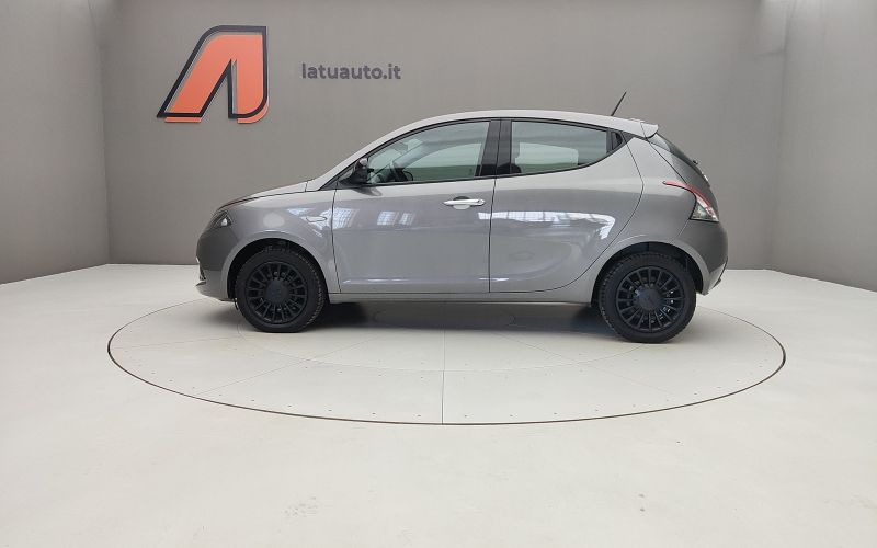 YPSILON 1.0 70CV HYBRID SILVER 