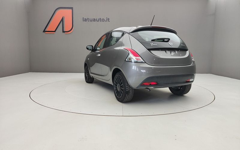 YPSILON 1.0 70CV HYBRID SILVER 