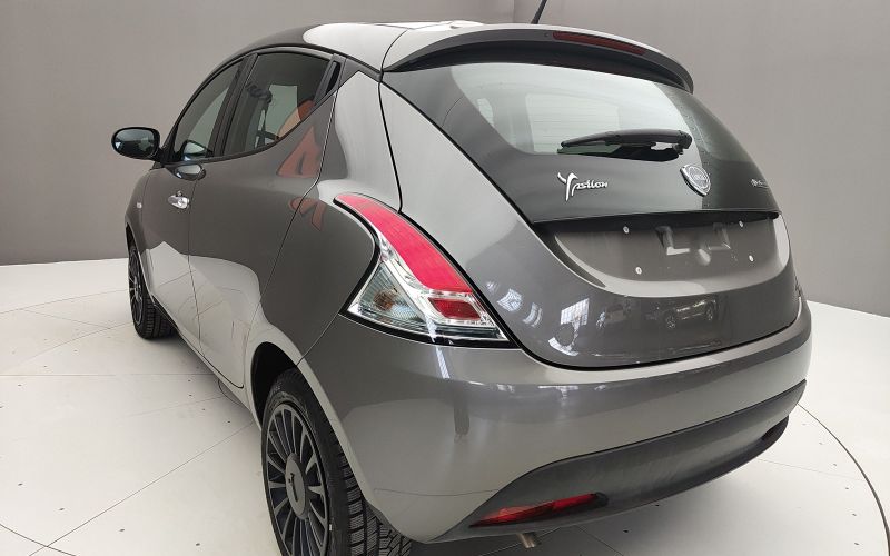 YPSILON 1.0 70CV HYBRID SILVER 