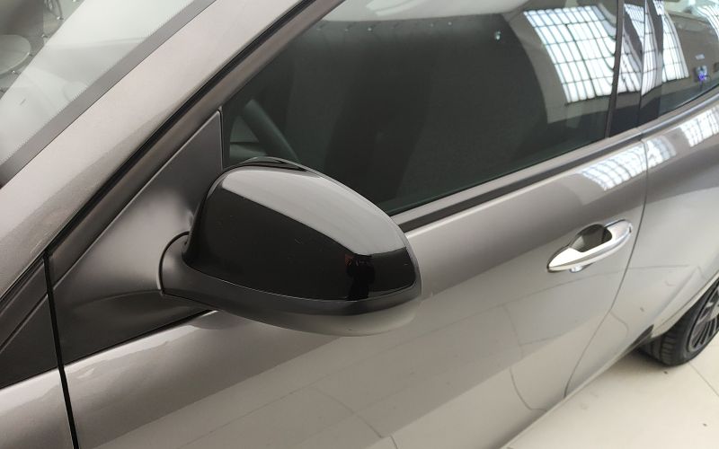 YPSILON 1.0 70CV HYBRID SILVER 