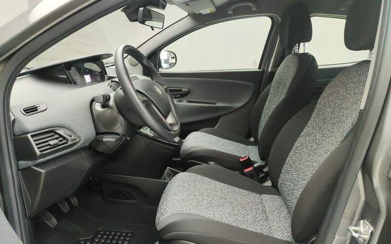 YPSILON 1.0 70CV HYBRID SILVER 