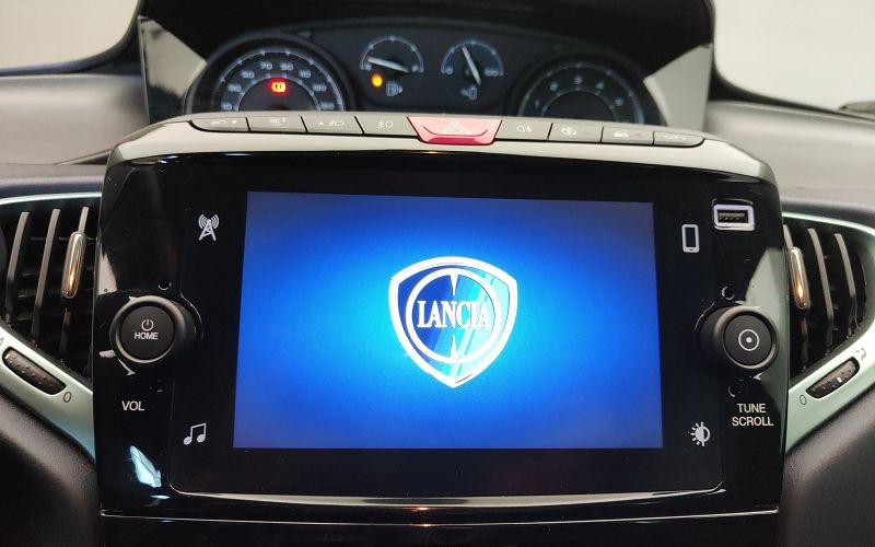 YPSILON 1.0 70CV HYBRID GOLD PLUS