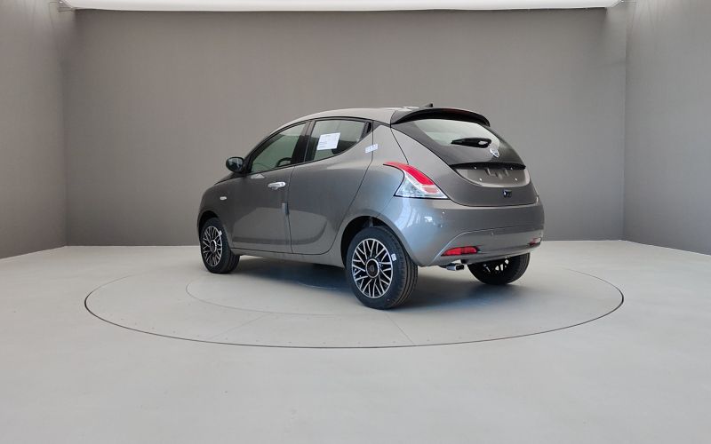 YPSILON 1.0 70CV HYBRID PLATINO 