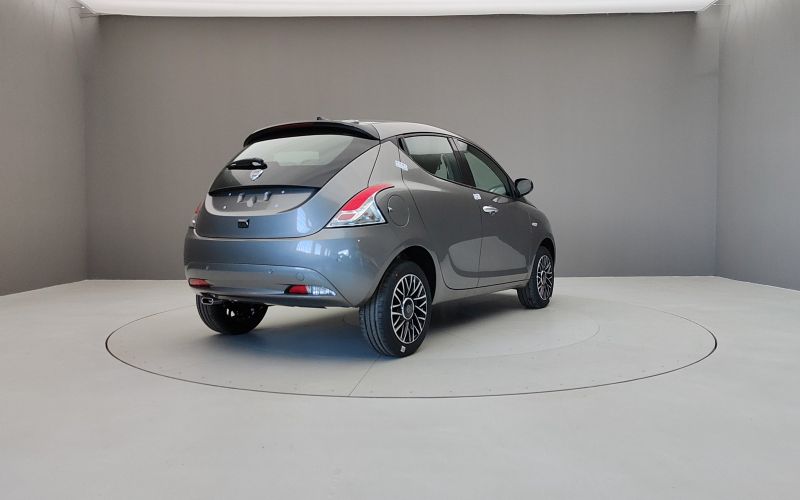 YPSILON 1.0 70CV HYBRID PLATINO 