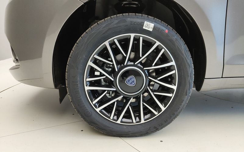 YPSILON 1.0 70CV HYBRID PLATINO 