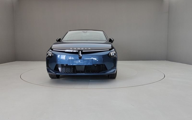 YPSILON 156CV BEV LX