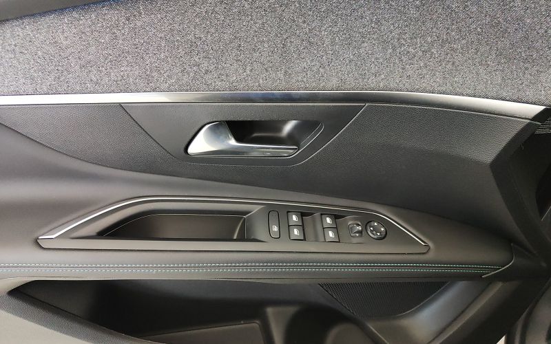 3008 1.6 PHEV 300CV ALLURE PACK  E-EAT8