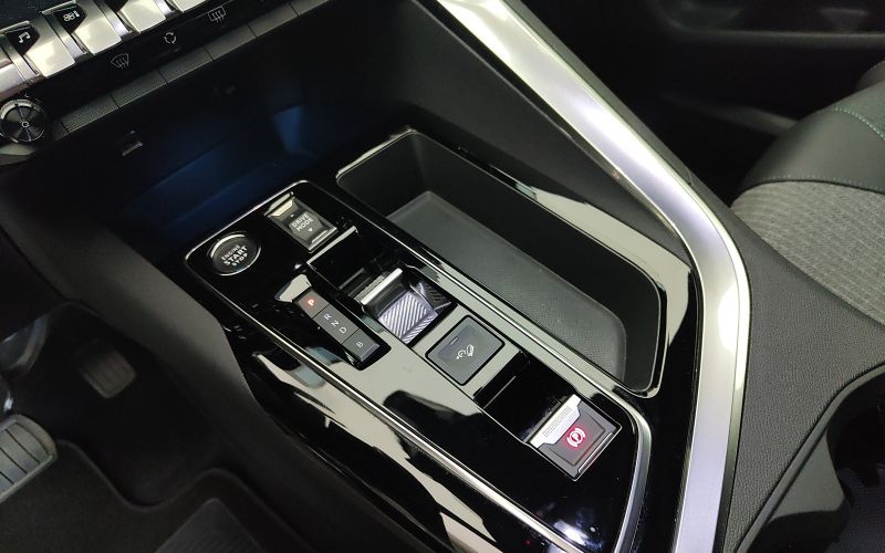 3008 1.6 PHEV 300CV ALLURE PACK  E-EAT8